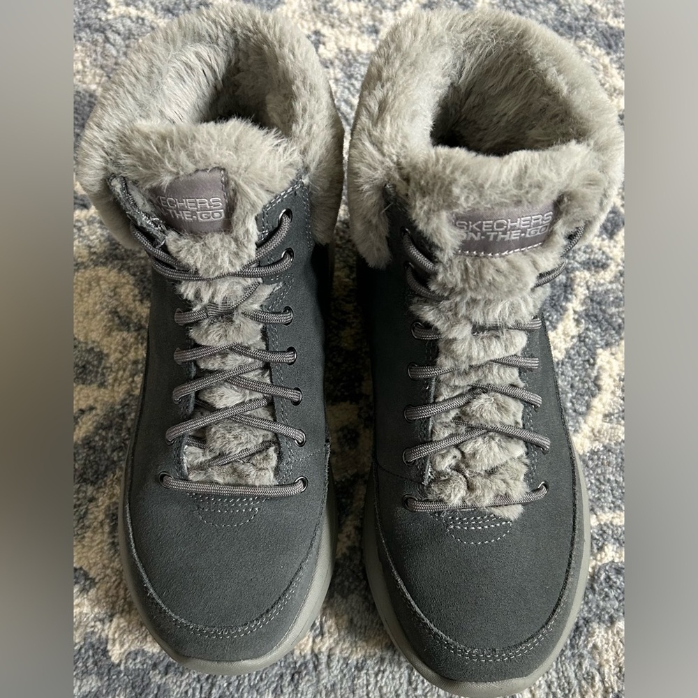 Skechers Women's Gray Winter Boots